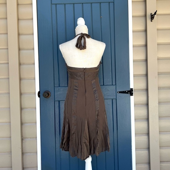 Vintage BCBG Maxazria Brown 100% Silk
Contrast Halter Midi Women Dress Size 8 - Picture 3 of 9